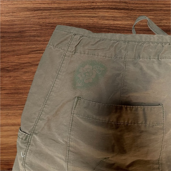 W’s Columbia Cargo Shorts - Picture 5 of 5